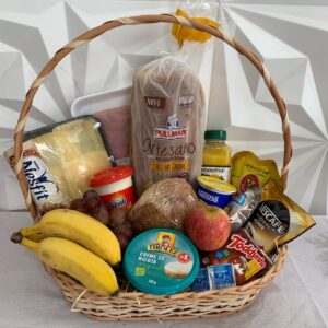 Cesta café com frutas
